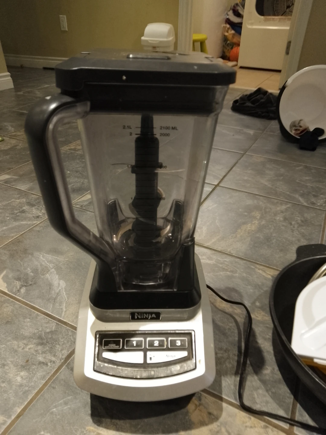 Ninja juicer chopper, glass crockery, pan, bread toaster