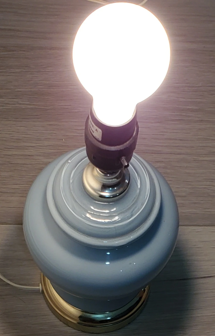 Moving sale Bed lamp - photo 4