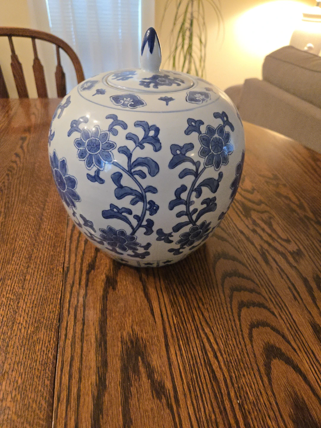 Blue and White Ginger Jar with Lid - photo 3