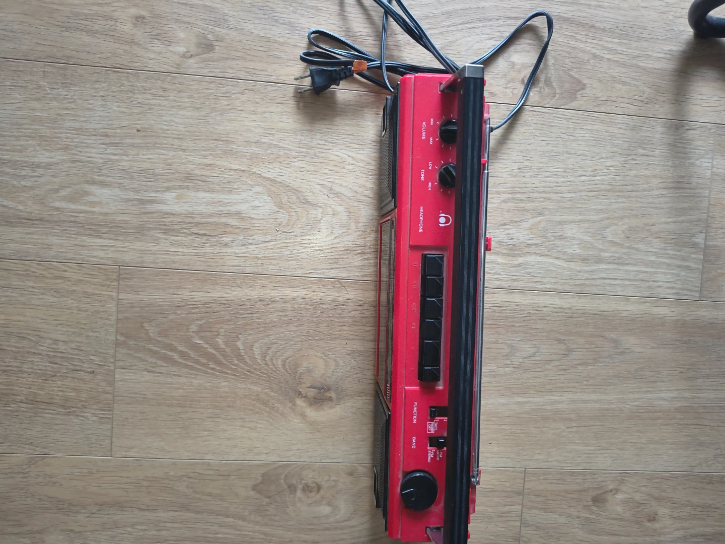 Red Citizen AM/FM Stereo Radio Cassette Recorder - photo 2