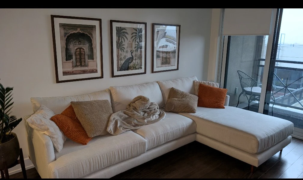 Everyroom Urban Edge Sectional Couch - Off White