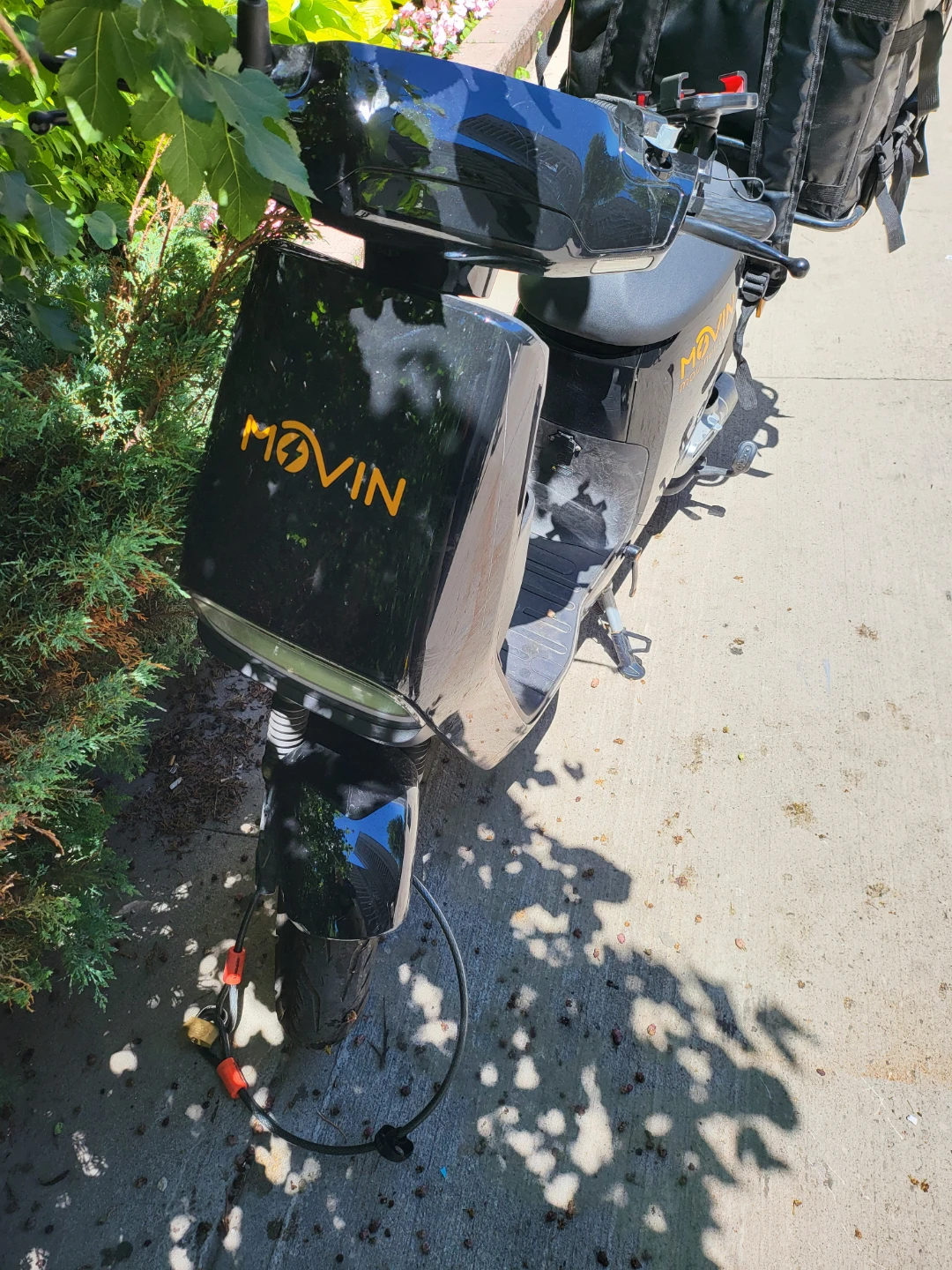 Movin Electric Scooter with Delivery Box - photo 4
