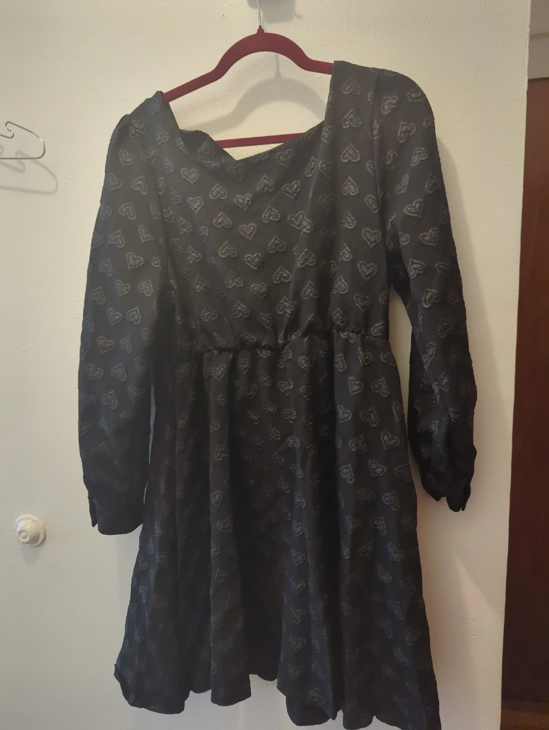Black Heart Pattern Dress with Ruffle Detail - photo 5