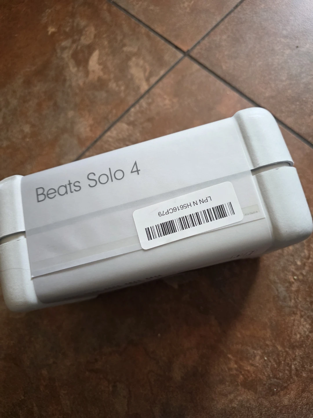 Beats Solo 4 Wireless Headphones - photo 3