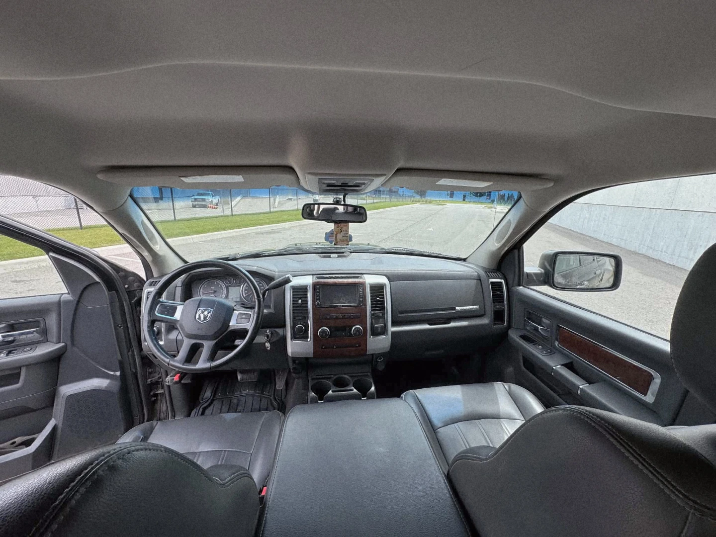 Dodge Ram 1500 Pickup Truck - photo 4