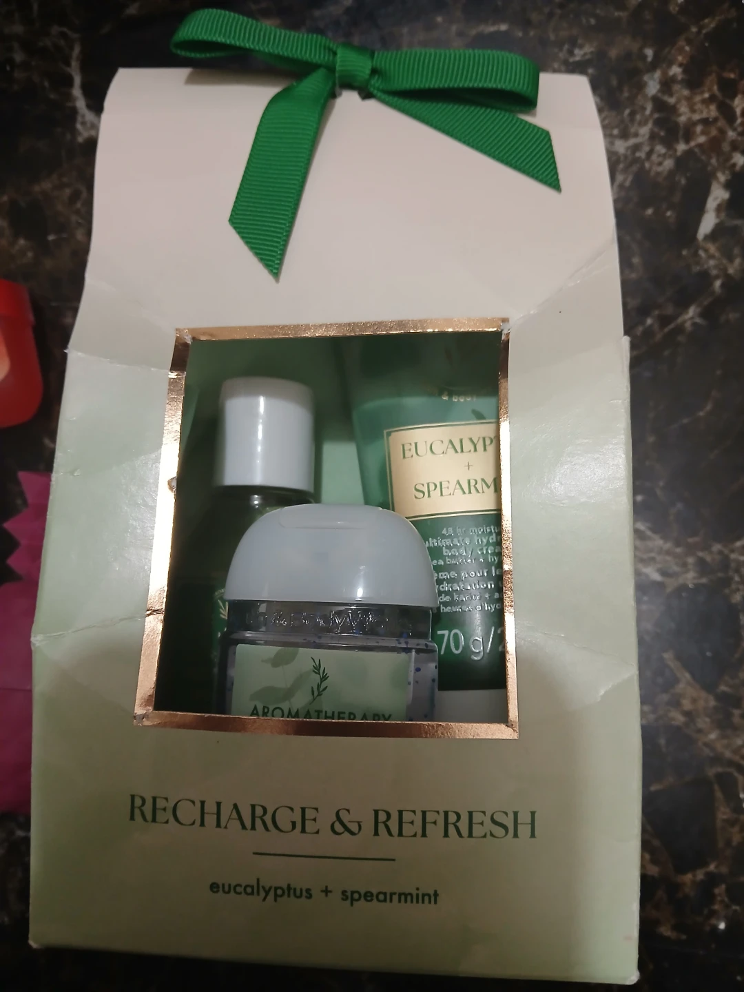 Bath & Body Works gift set and lip balms - photo 4