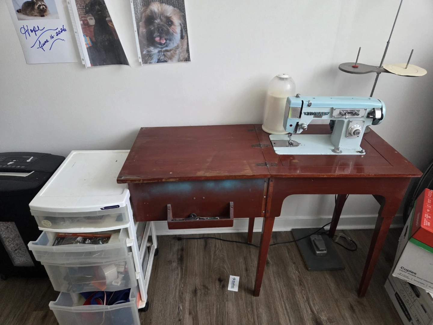 Vintage IDEAL Blue Sewing Machine - photo 3