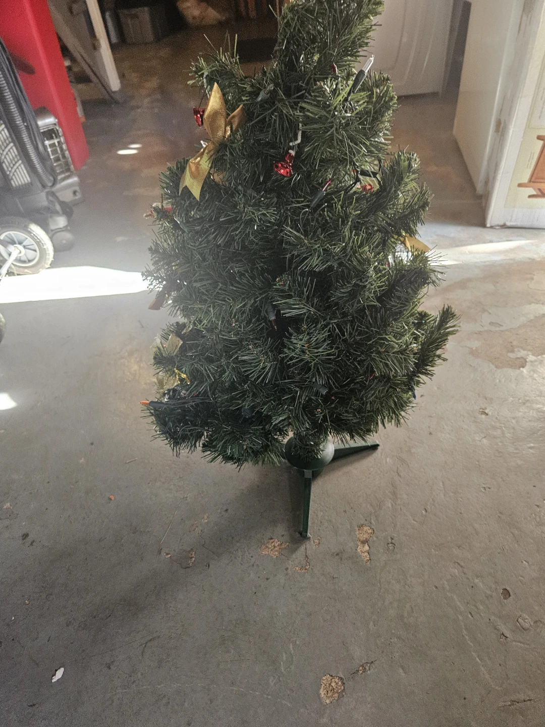 Pre-decorated Christmas Tree - photo 5