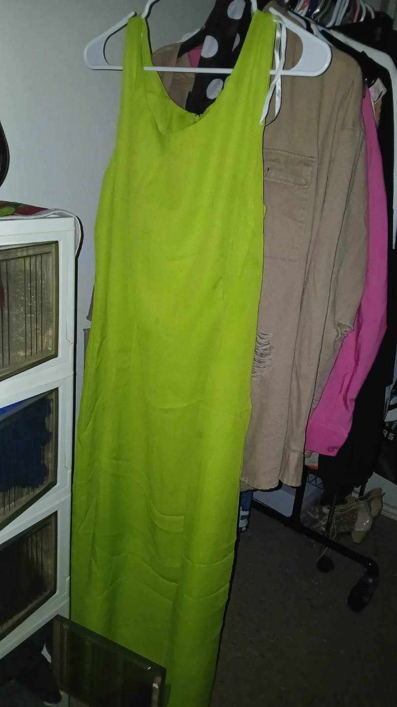 Women's dress size 18
