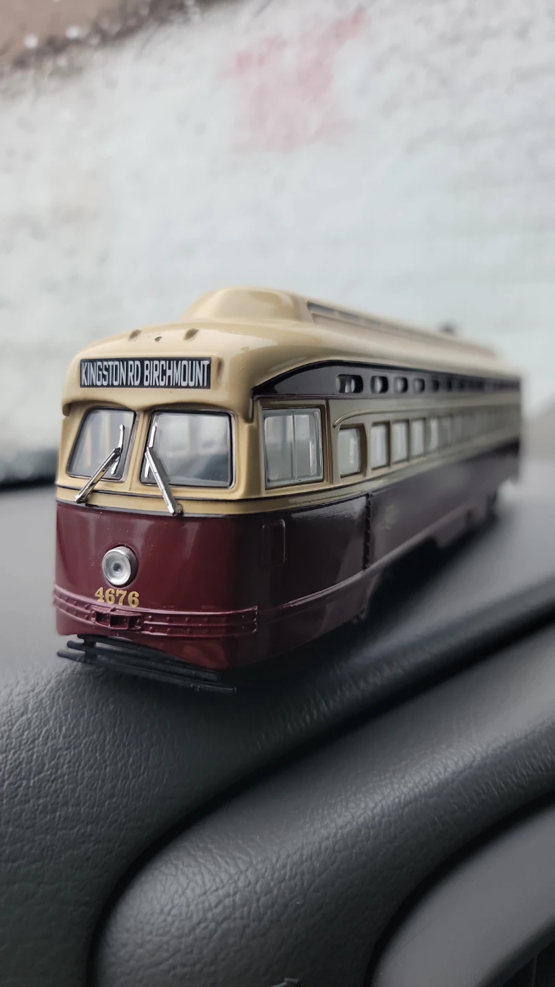 Vintage Model Streetcar 4676 Kingston Rd Birchmount - photo 3