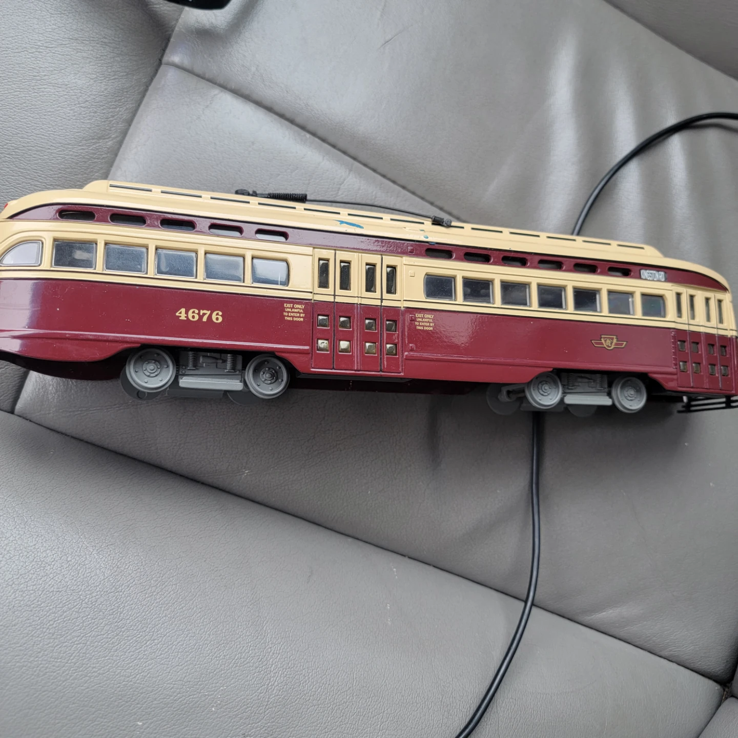 Vintage Model Streetcar 4676 Kingston Rd Birchmount - photo 4