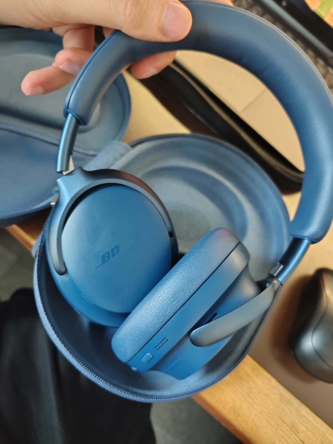 The Bose QuietComfort Ultra Headphones 2nd Gen - photo 2