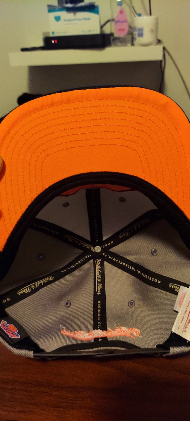 Mitchell & Ness Knicks Snapback Hat - photo 4
