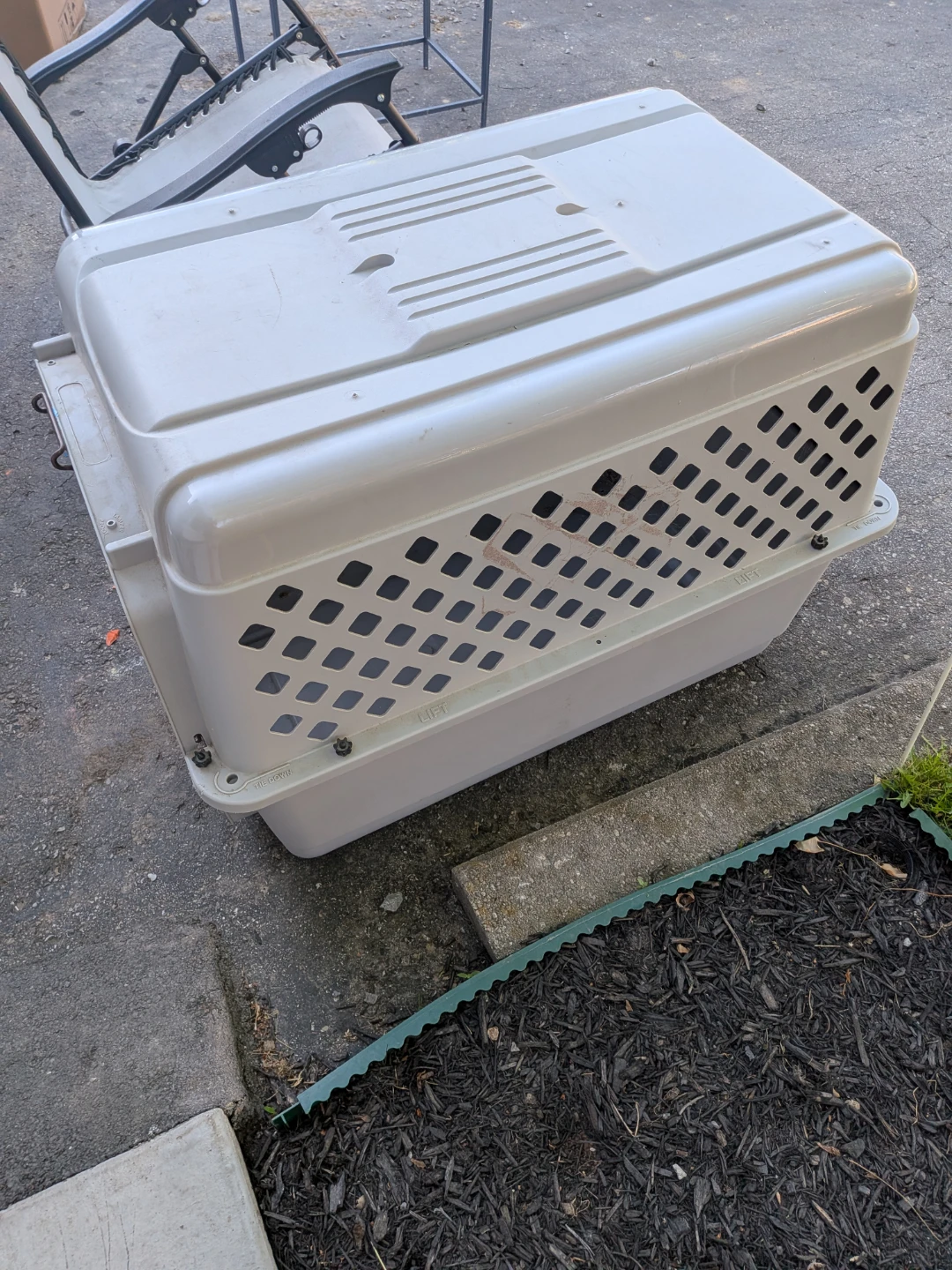 Petco Classic Kennel Large Dog Transporter - photo 3