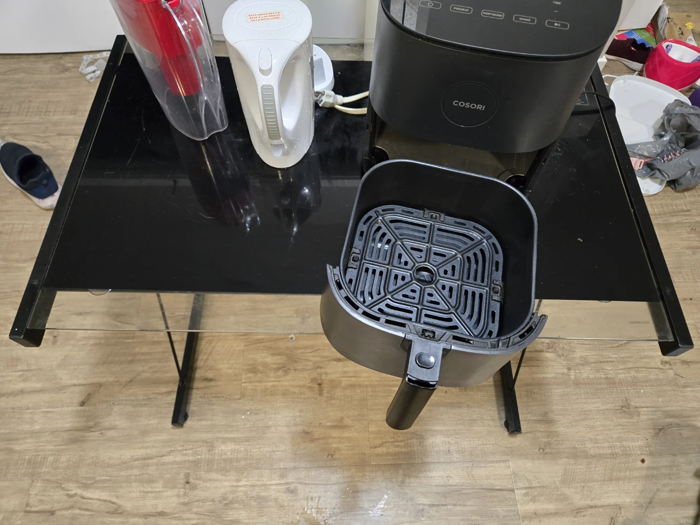airfryer, kettle, water purifier jug and 2 x work tables