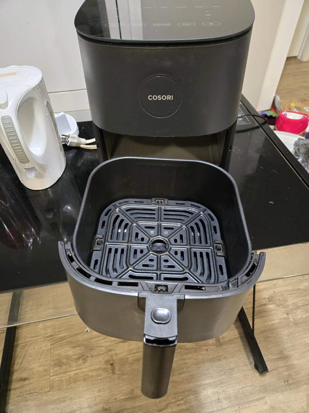 airfryer, kettle, water purifier jug and 2 x work tables - photo 2
