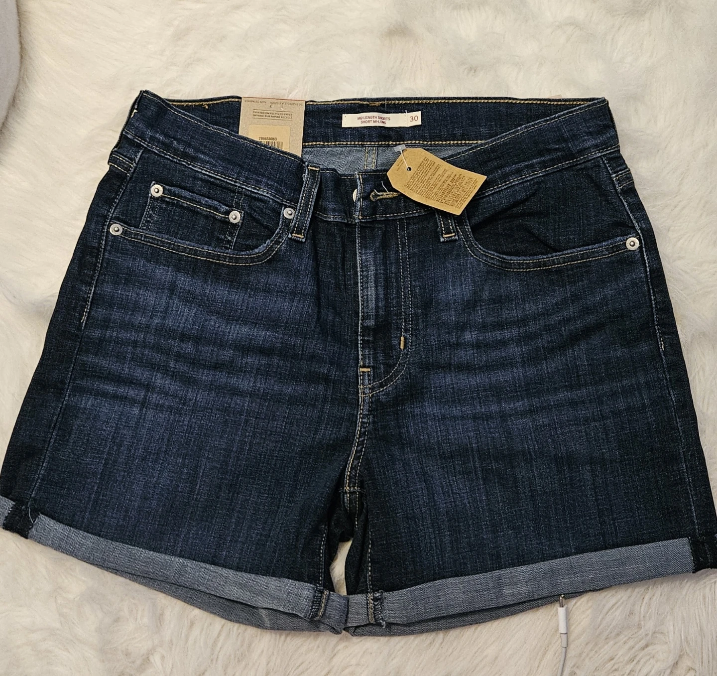 Levi's Women's Mid-Length Denim Shorts Size 30
