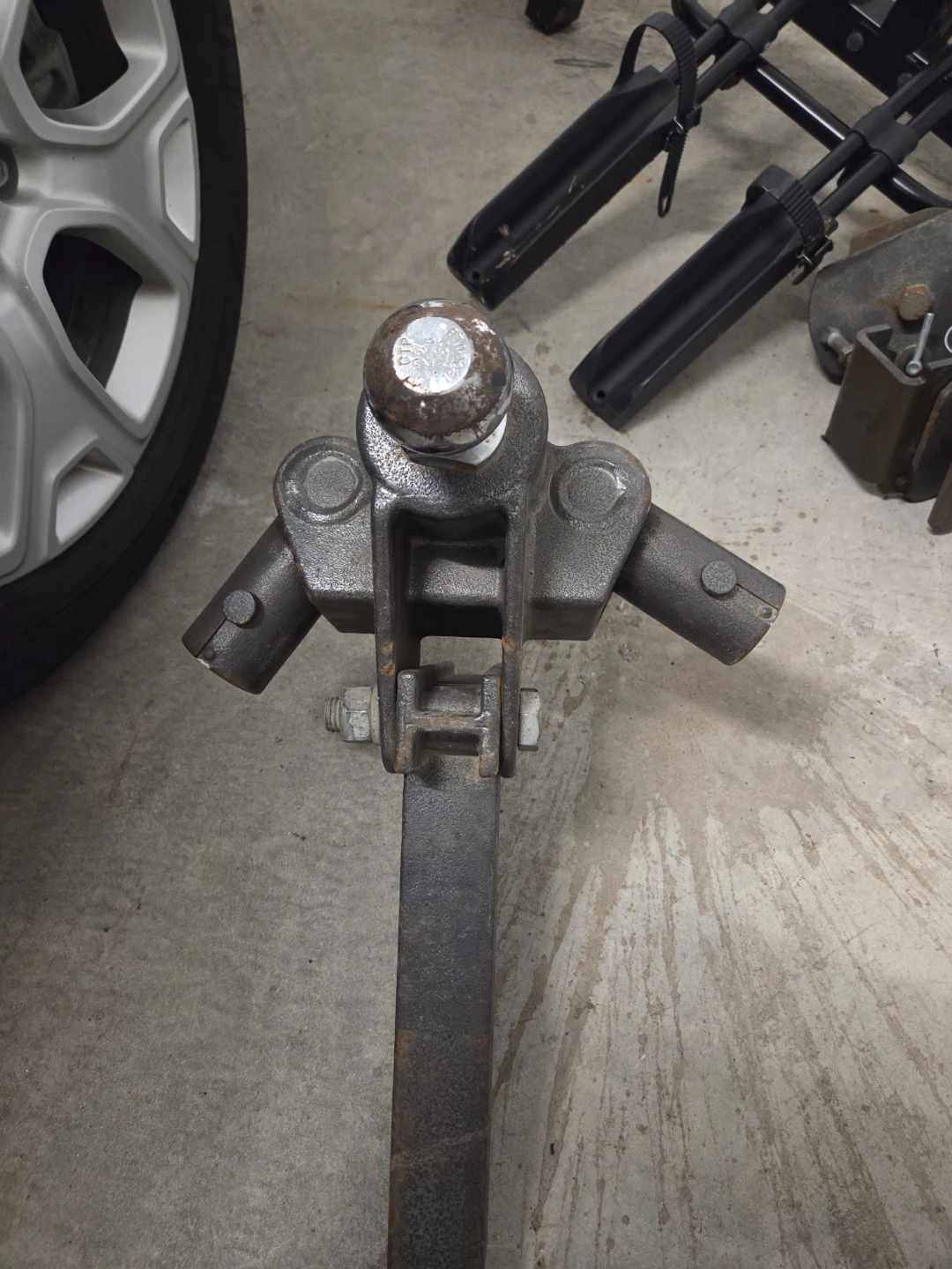 Blue Ox Towing hitch with sway bars