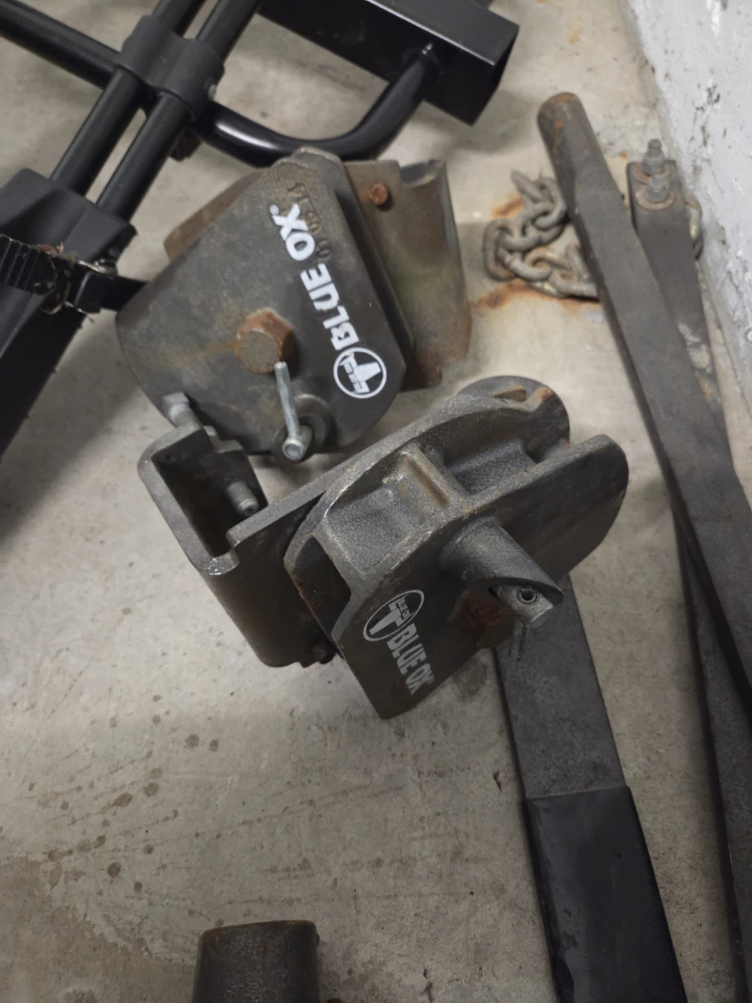Blue Ox Towing hitch with sway bars - photo 2