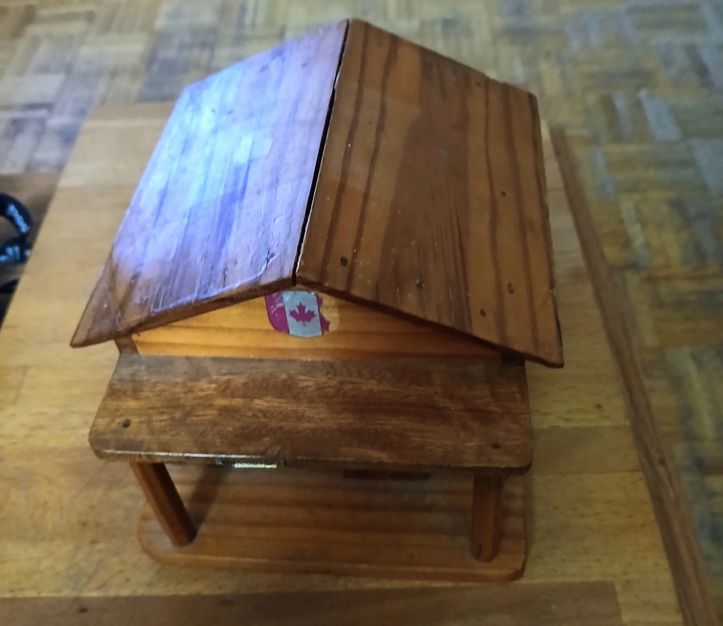 Wooden Canada House Coin Bank - photo 3