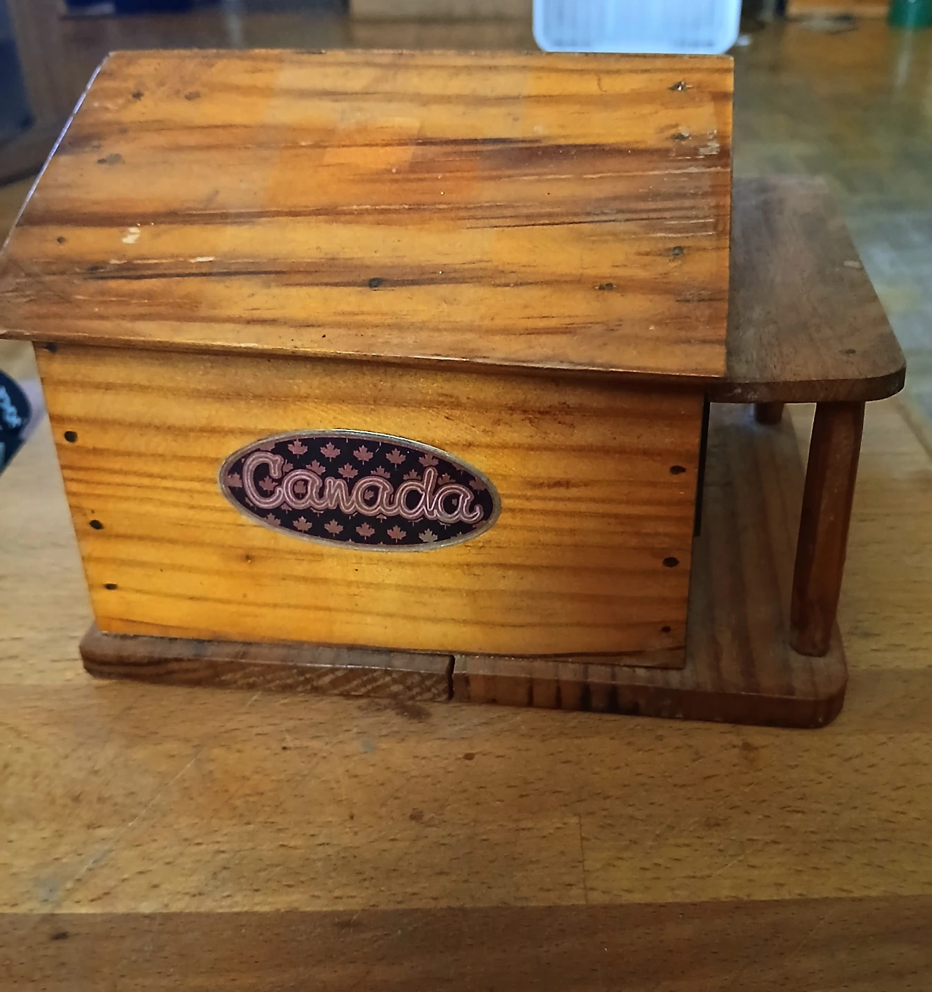 Wooden Canada House Coin Bank - photo 4