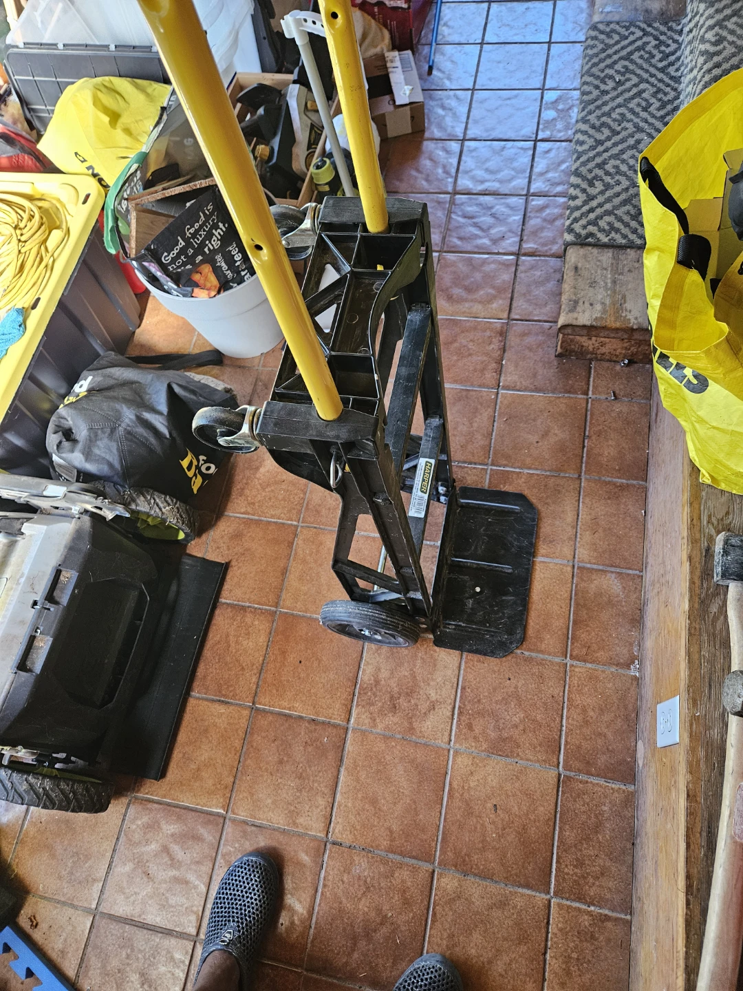 Harper 400 lbs Capacity Hand Truck - photo 5