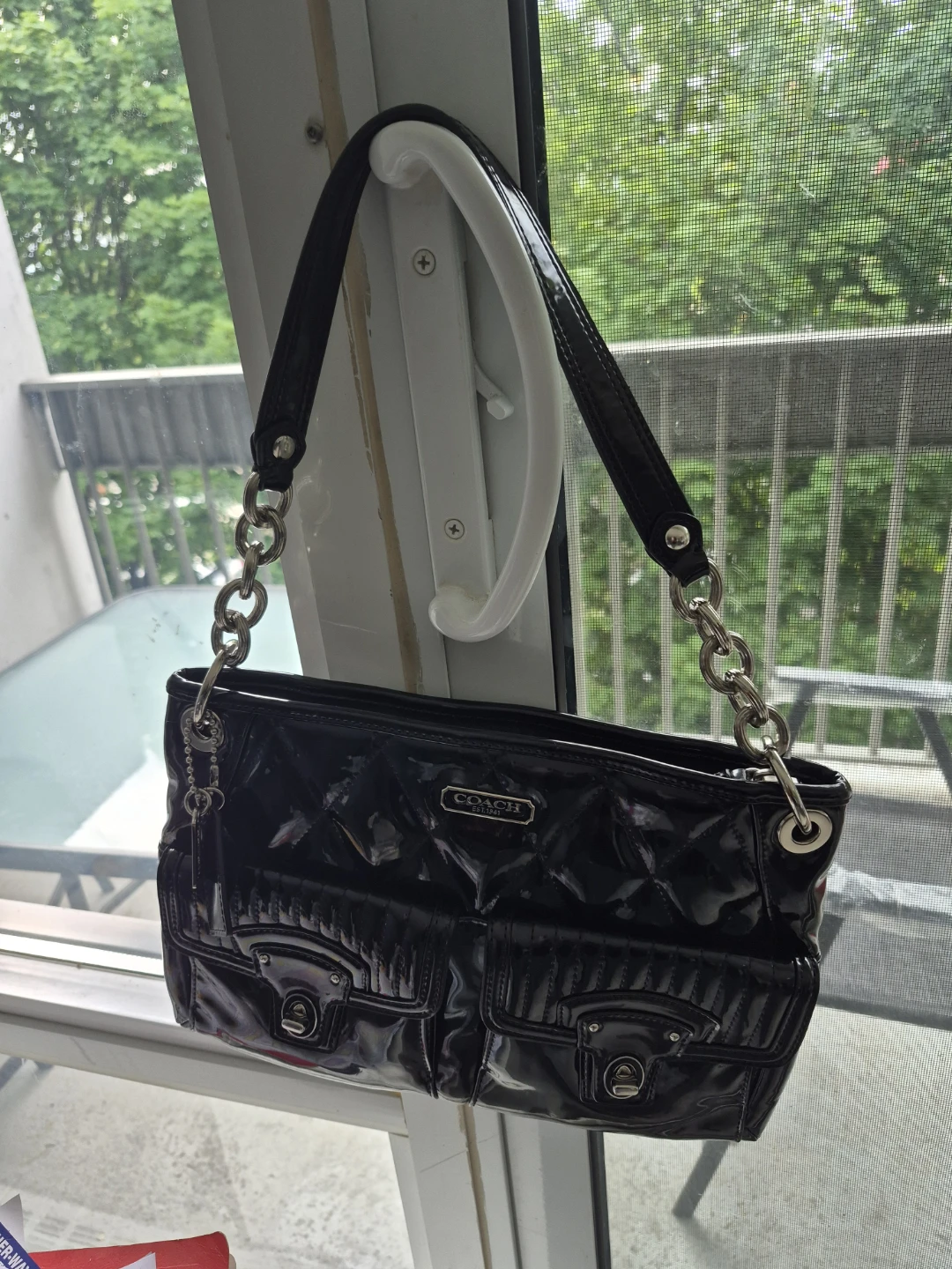 Black Patent Leather Coach Shoulder Bag - photo 5