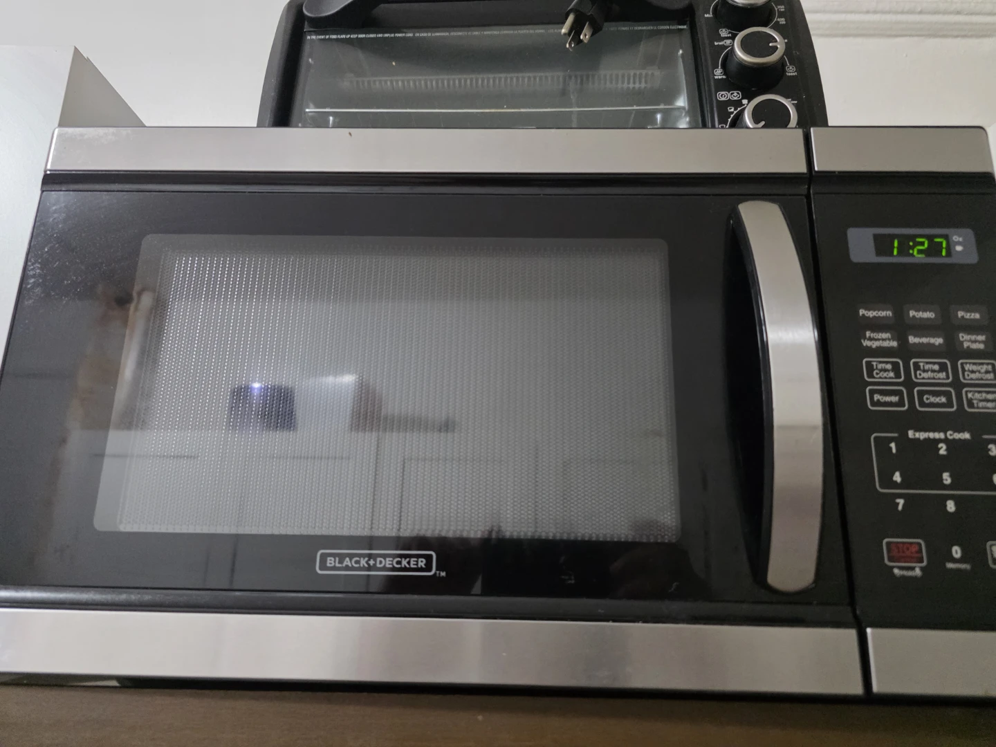 Black+Decker Microwave Oven - photo 2