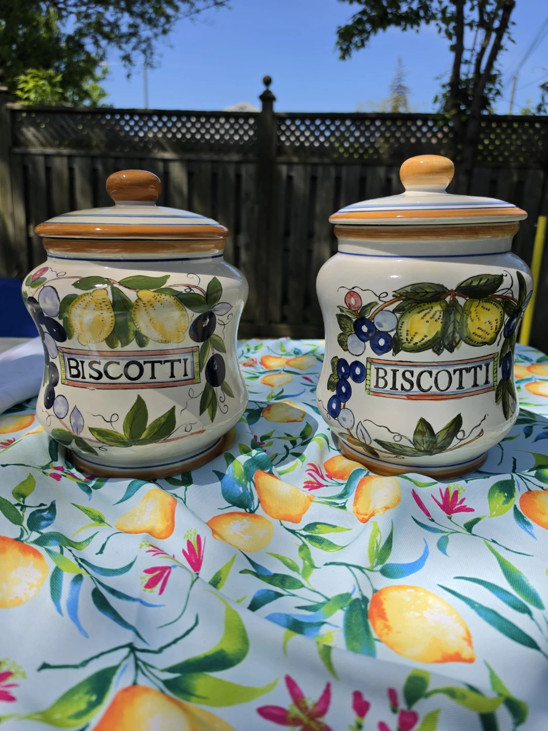 Set of 2 Biscotti Jars with Fruit Design - photo 2