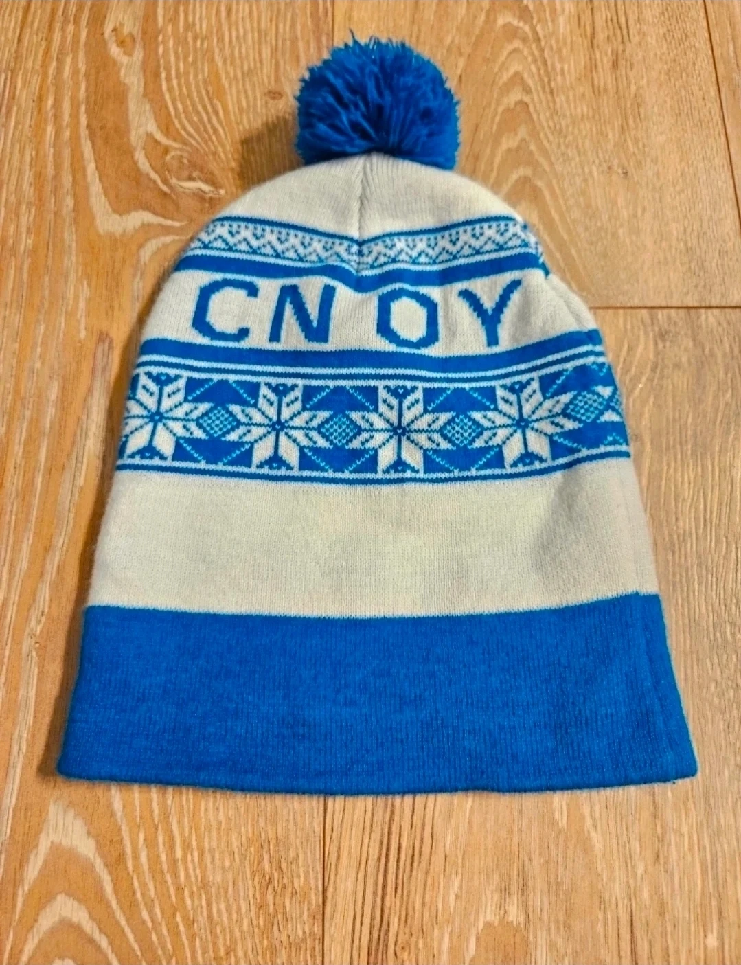 ⚽️ CNOY Pom Pom Toque Beanie