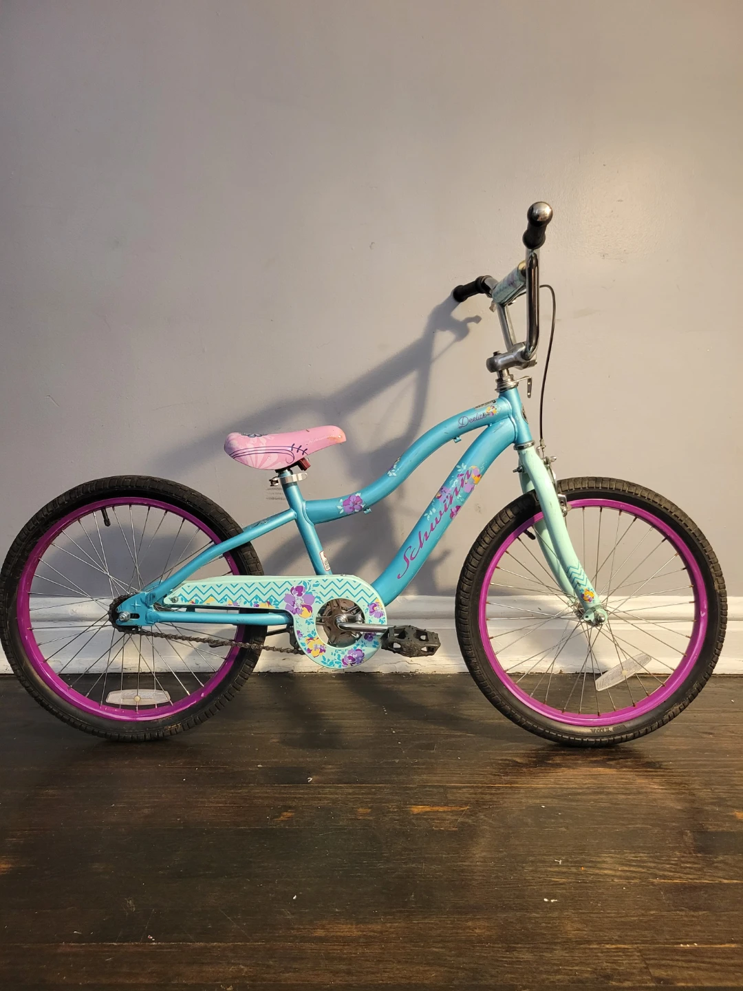 Schwinn Girls Cruiser Bike
