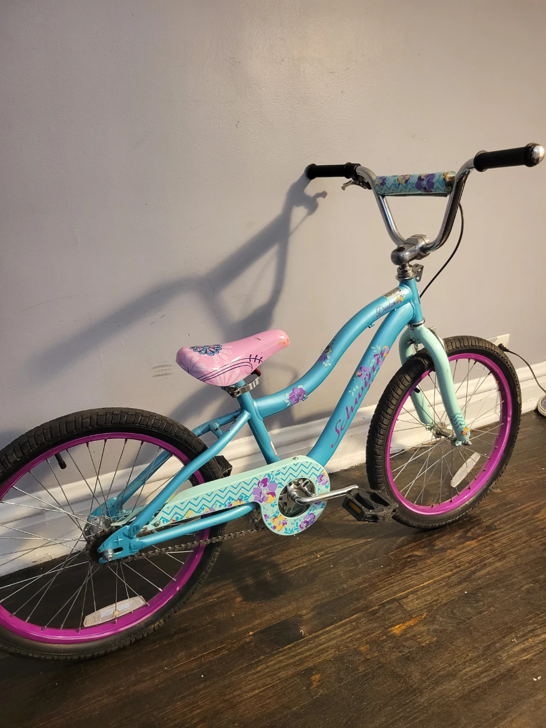 Schwinn Girls Cruiser Bike - photo 2