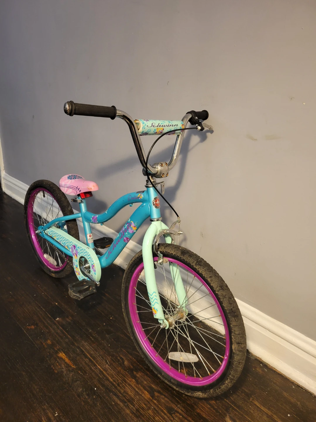 Schwinn Girls Cruiser Bike - photo 3