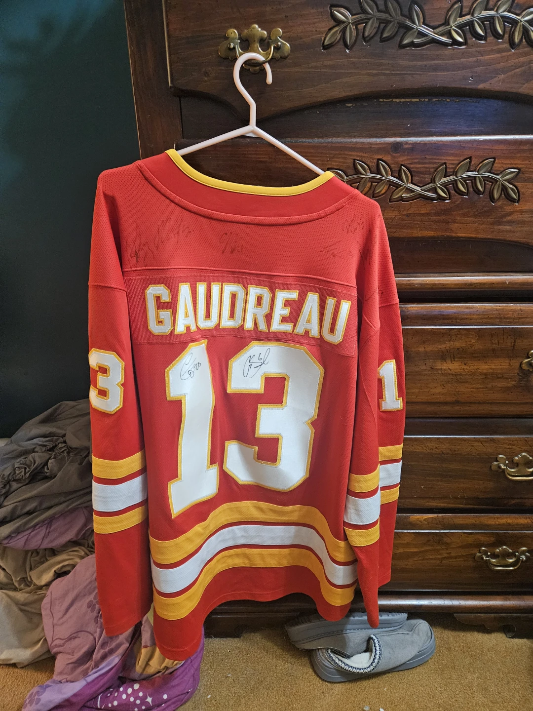 Calgary Flames retro Gaudreau Signed Hockey Jersey - photo 2