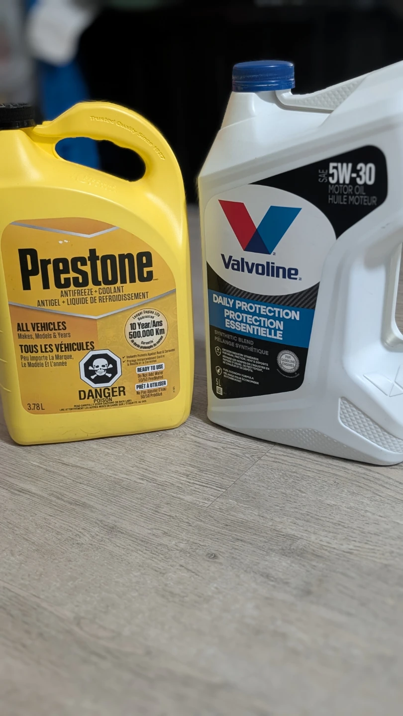 Valvoline Motor Oil 5W-30 + Prestone Antifreeze+Coolant