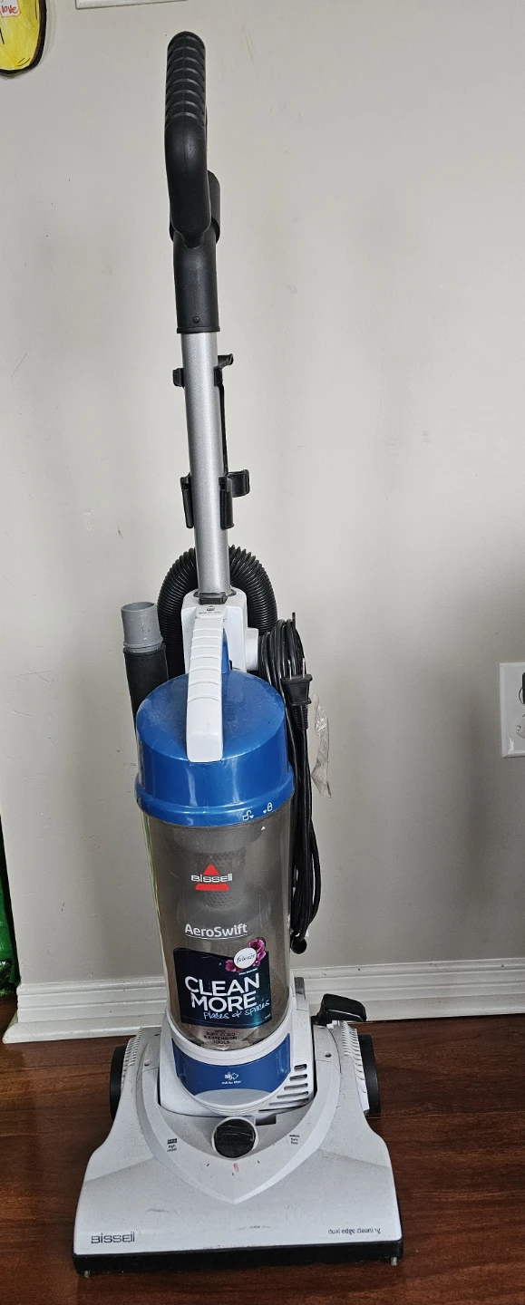 Bissell AeroSwift Upright Vacuum Cleaner
