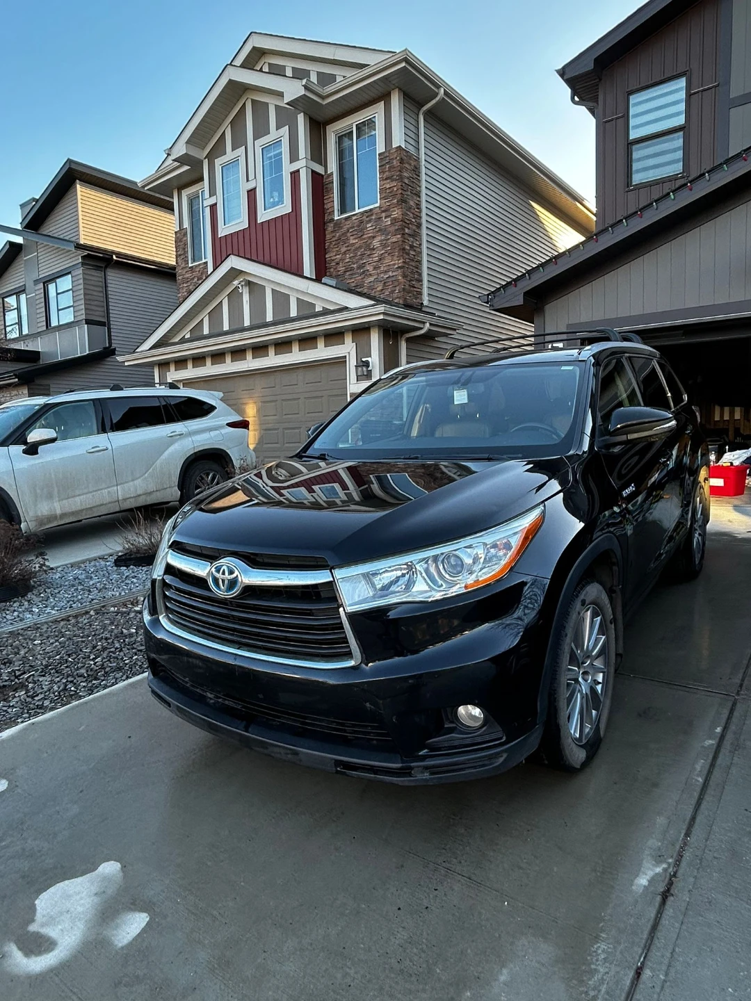 Black Toyota Highlander XLE Hybrid - photo 2