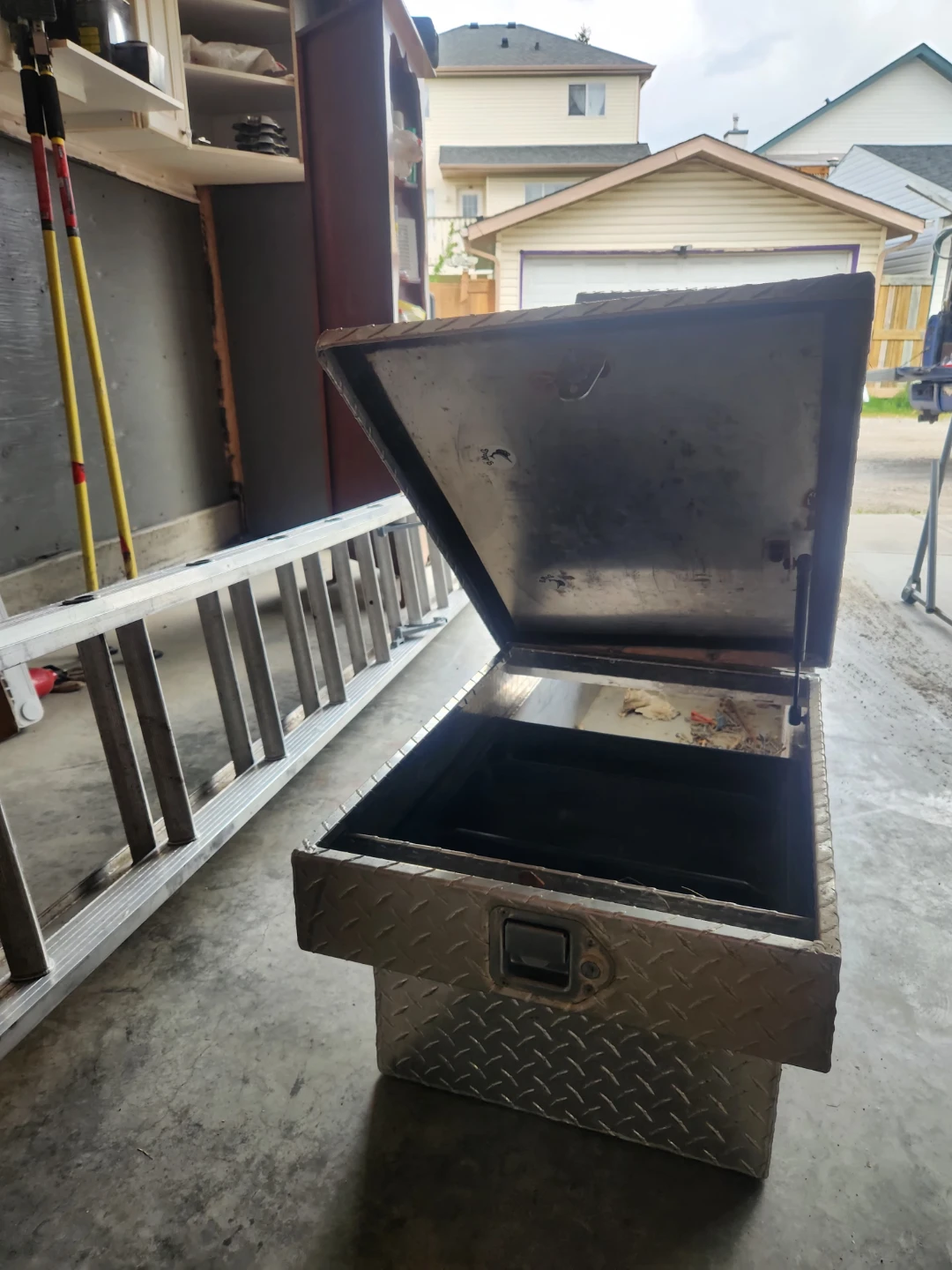 Aluminum Diamond Plate Tool Box - photo 4