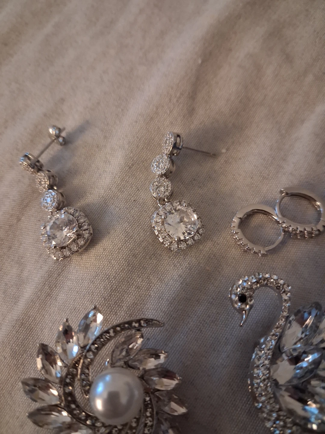 Jewellery Set: Earrings and Brooches - photo 2