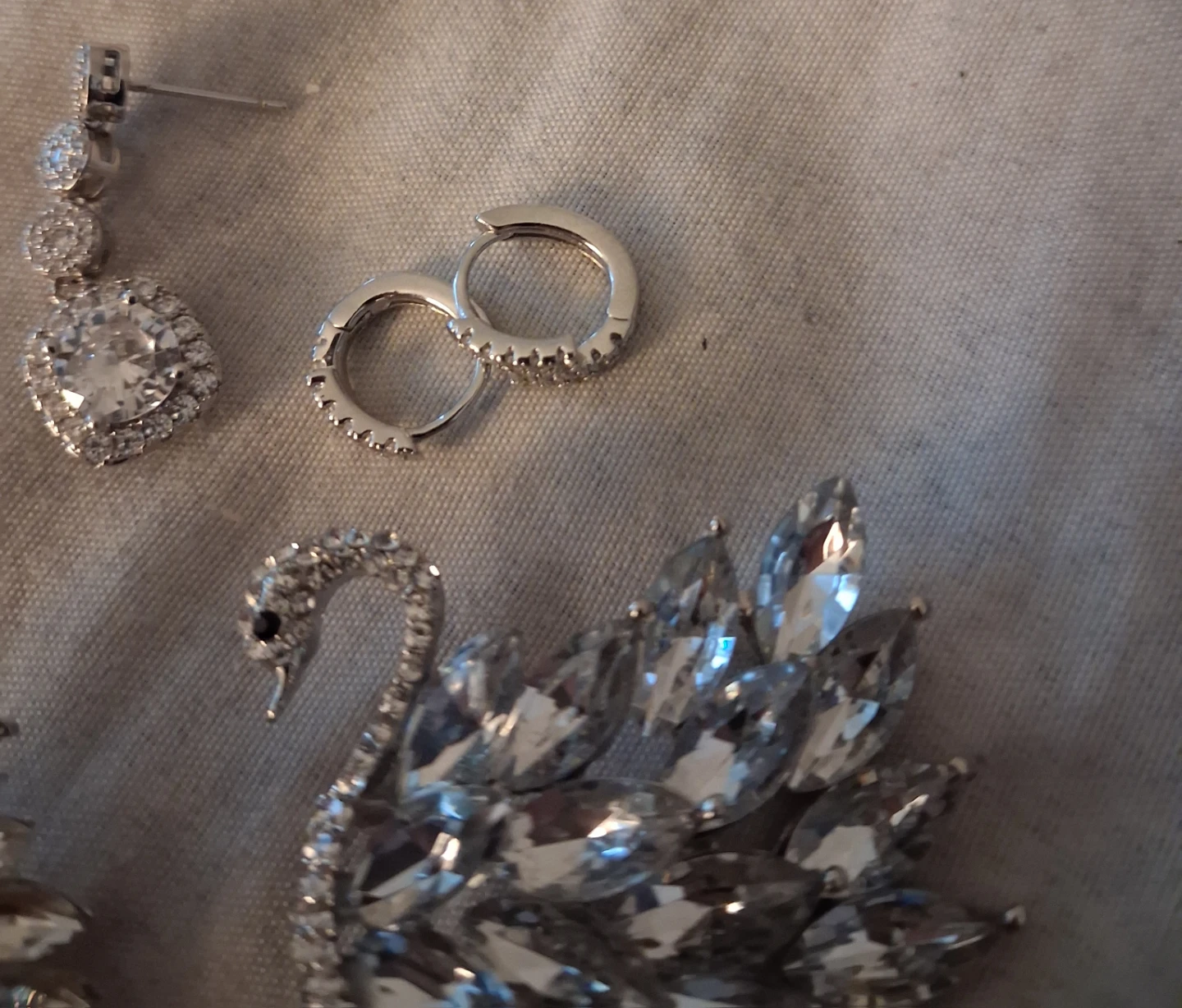Jewellery Set: Earrings and Brooches - photo 3