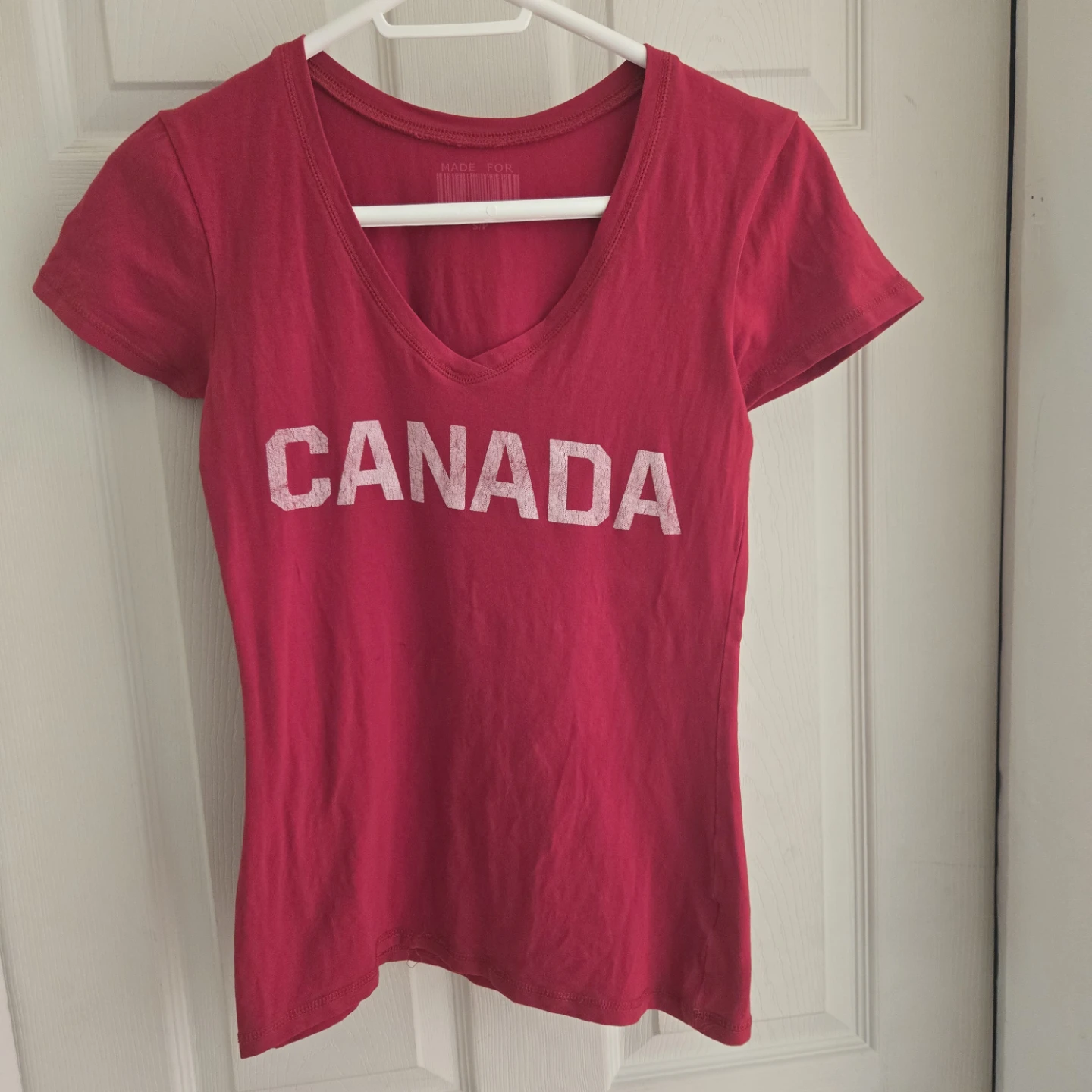 V-Neck T-Shirt CANADA Size S/P