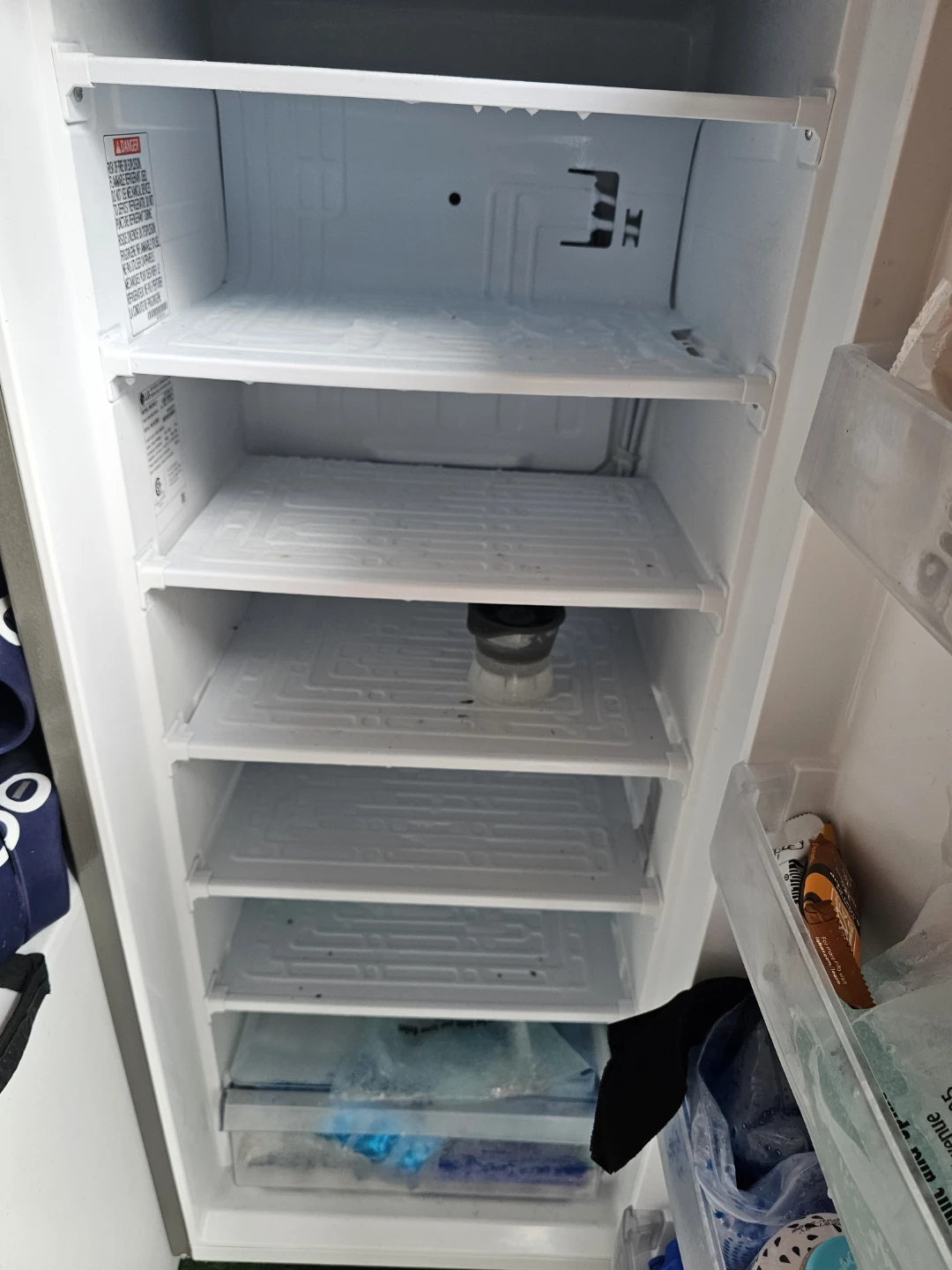 LG Stand alone freezer - photo 3