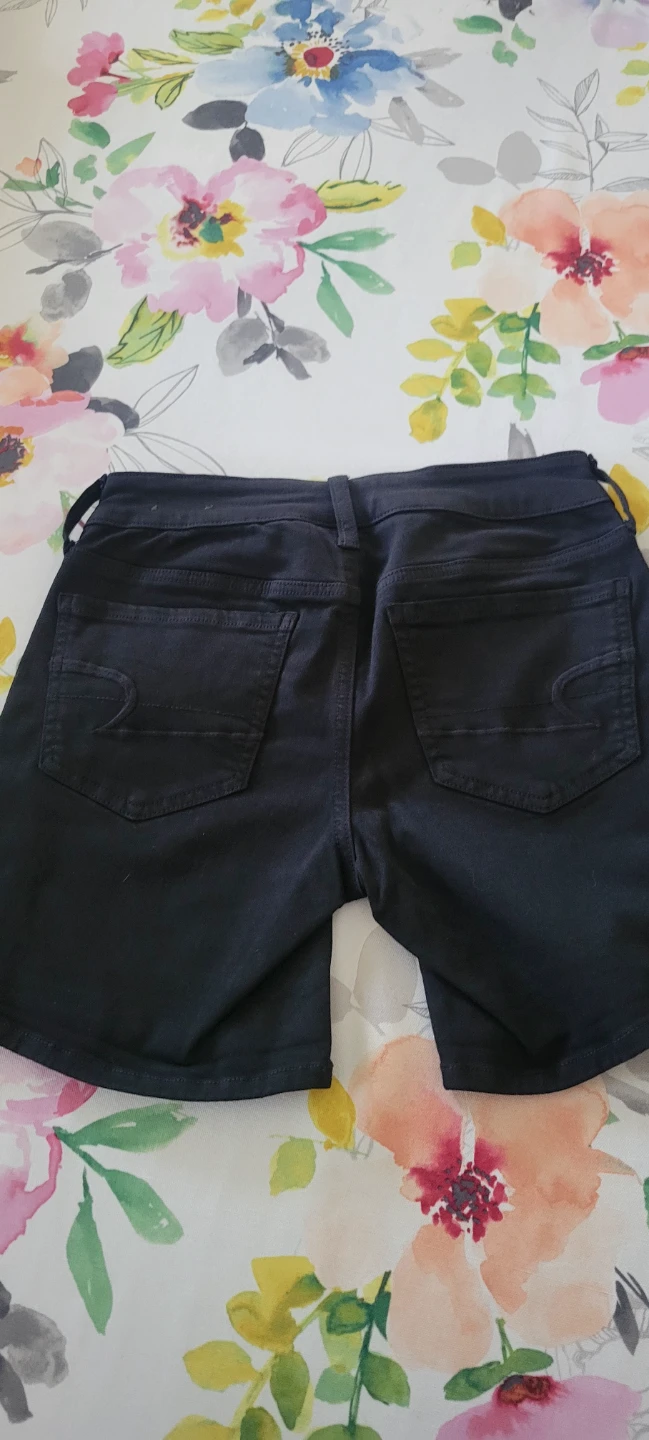 American Eagle Outfitters Black Midi Shorts Size 0 - photo 2