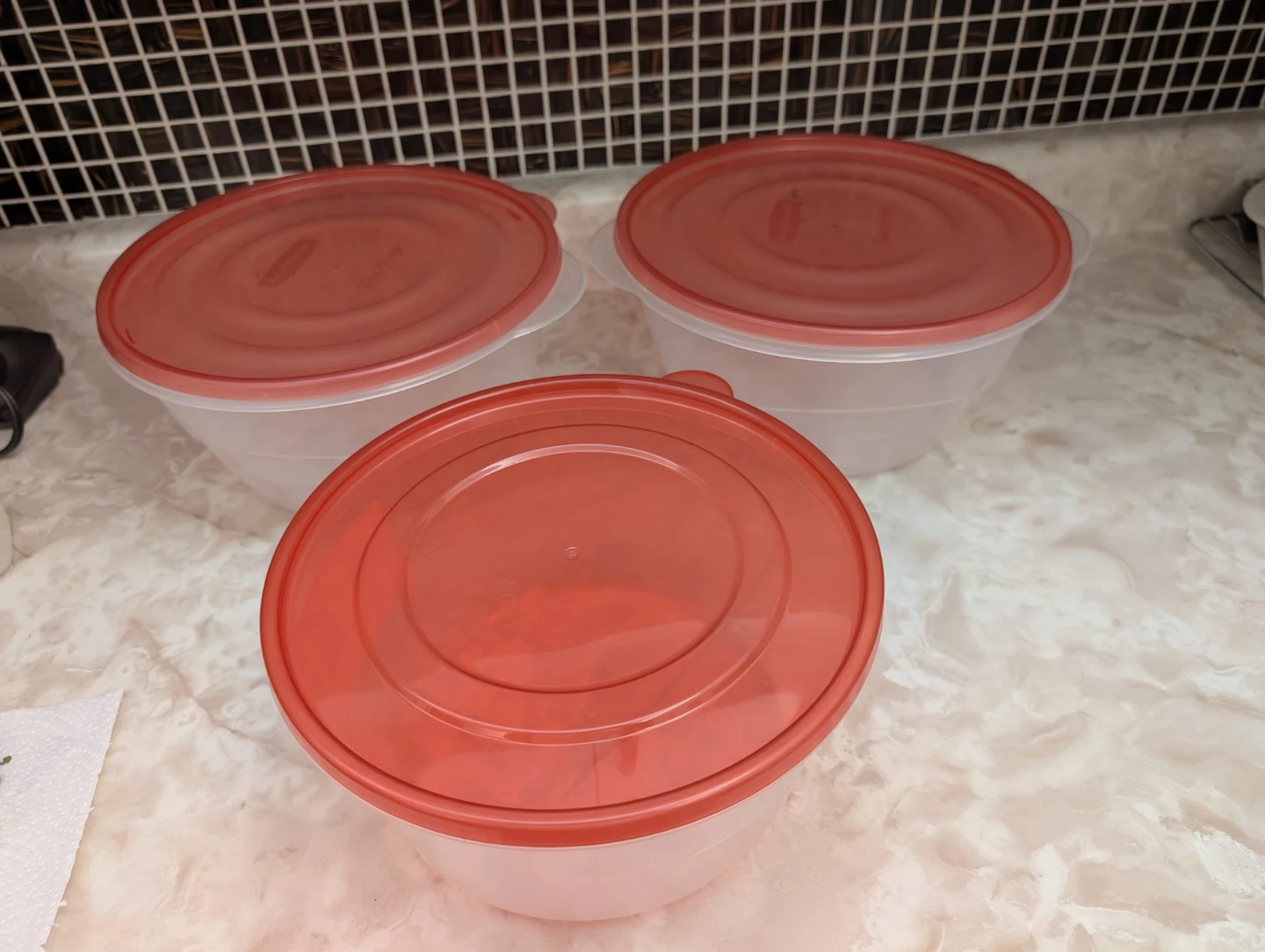 Set of 3 Rubbermaid Food Storage Bowls with Lids - photo 2