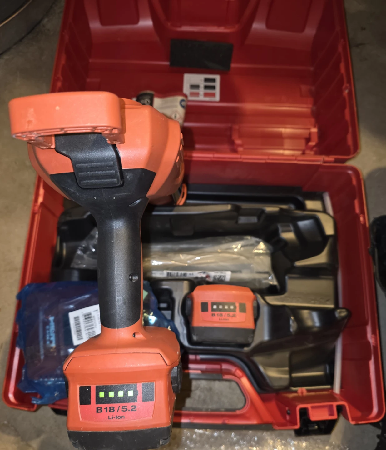 Hilti HDE 500-A18/22 Cordless Dispenser with Battery and Charger - photo 5