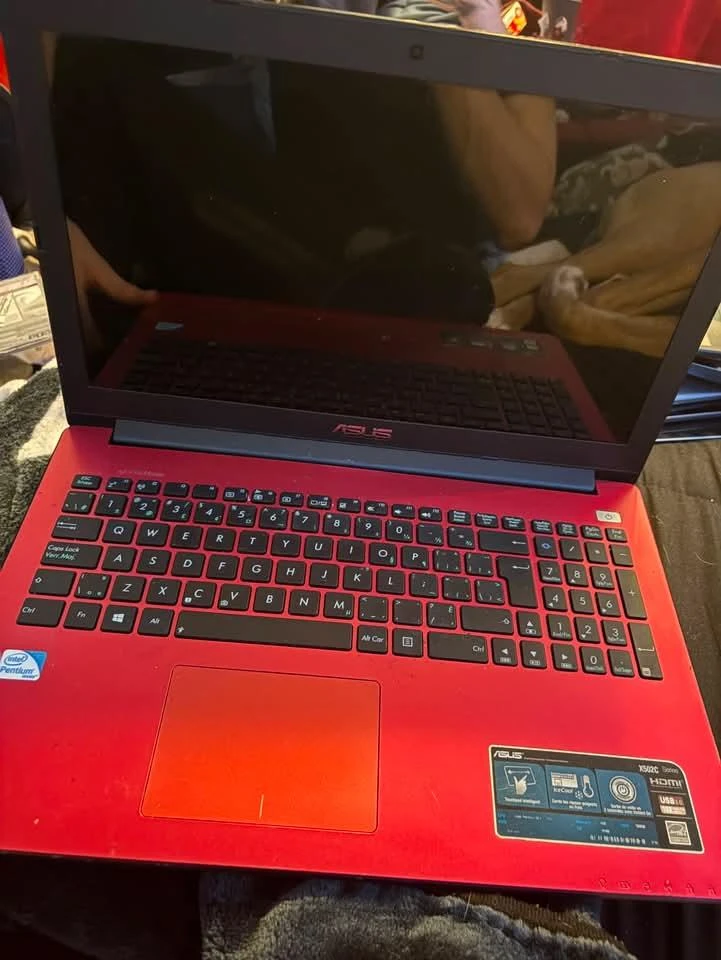 Red ASUS Laptop