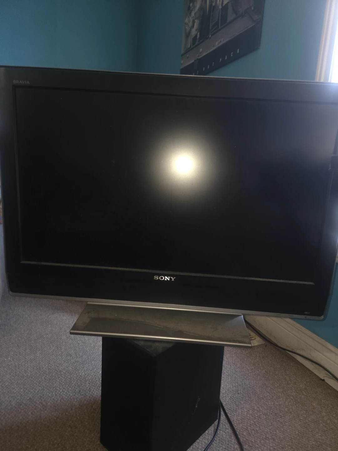 Sony BRAVIA KDL-32M3000 LCD Digital Color TV - photo 2