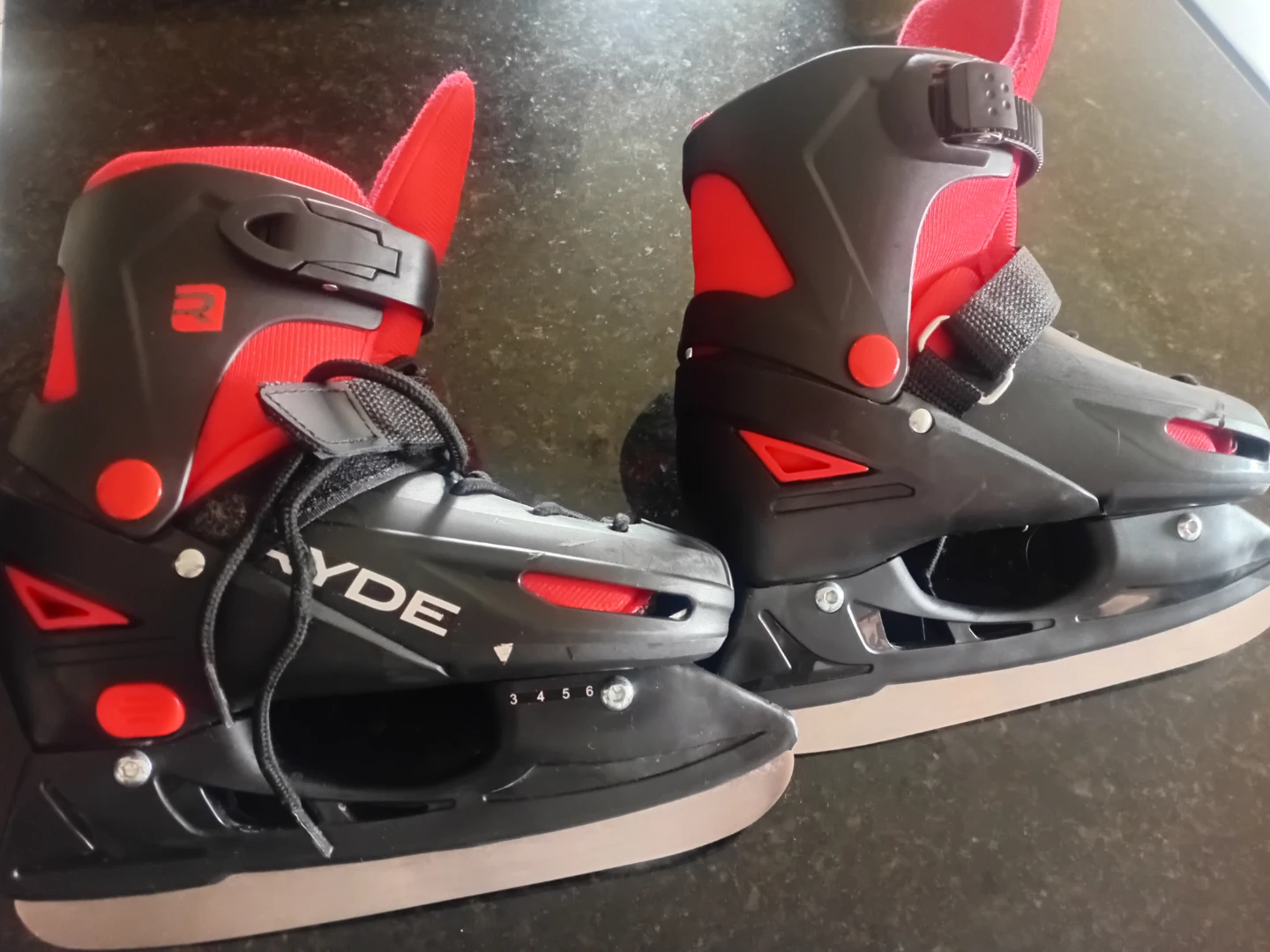 Adjustable Ice Skates (Size 3–6) – Excellent Condition ⛸️ - photo 2