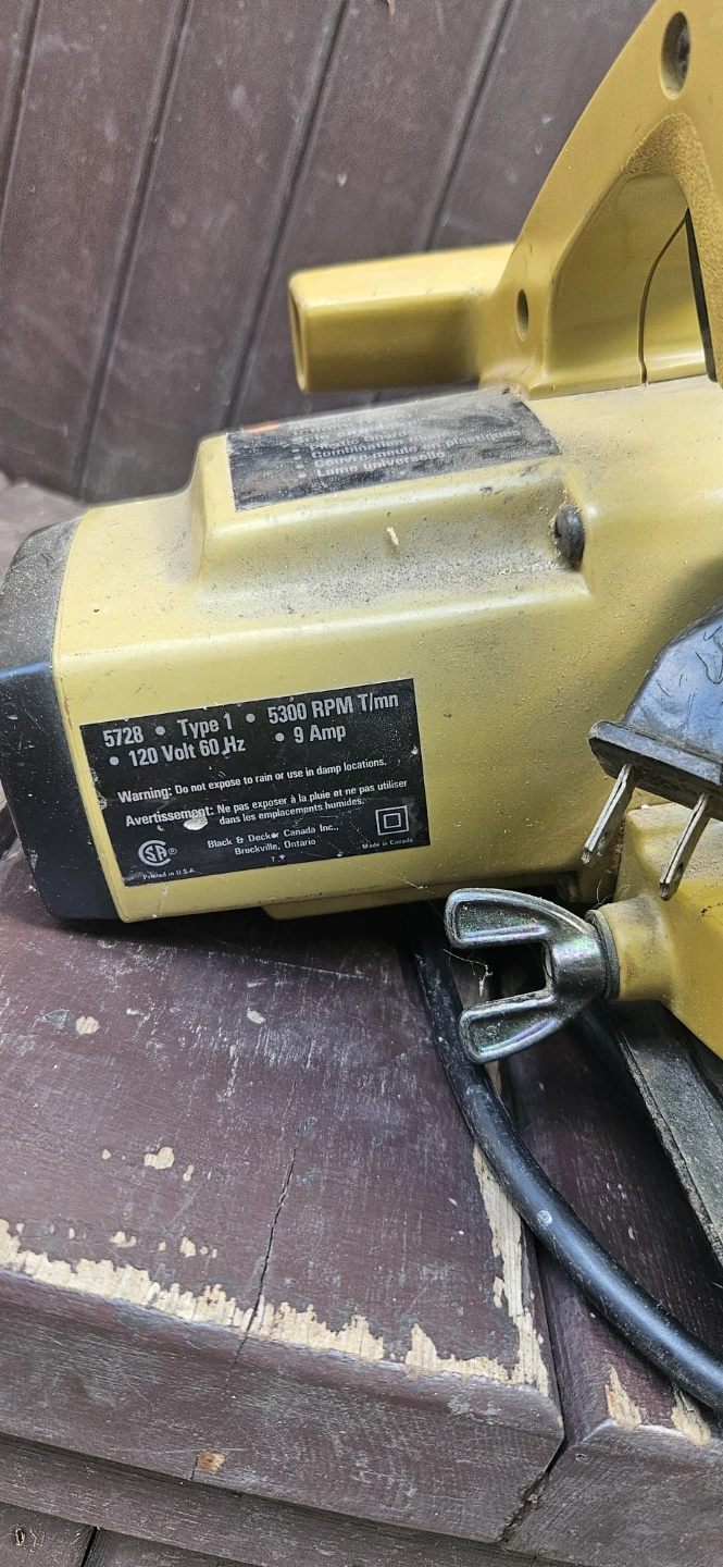 The Black & Decker corded 7-1/4" circular saw - photo 2