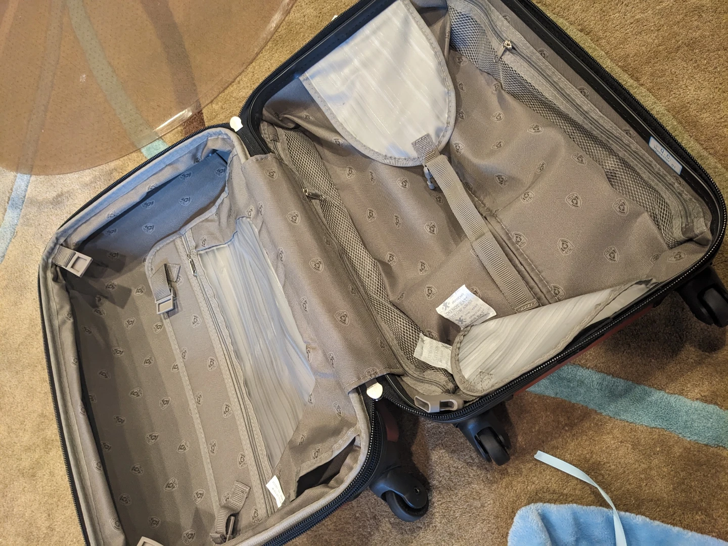 ⚽ Brand New Heys Red Carry-On Luggage - photo 5